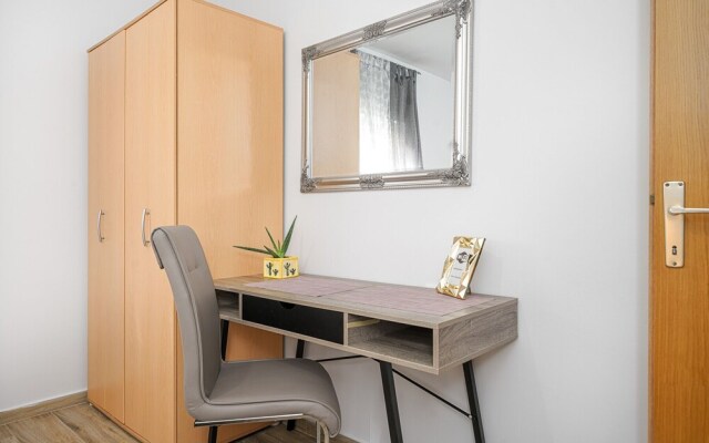 "air-conditioned Apartment on the Ground Floor With 2 Bedrooms"