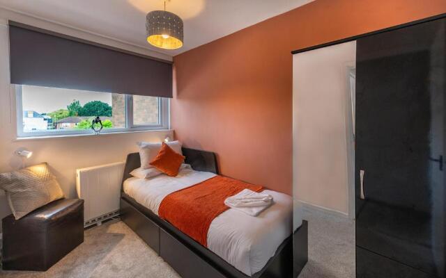 La Casa Suites Windsor