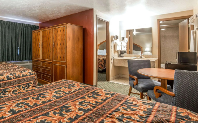 Riverton Inn & Suites