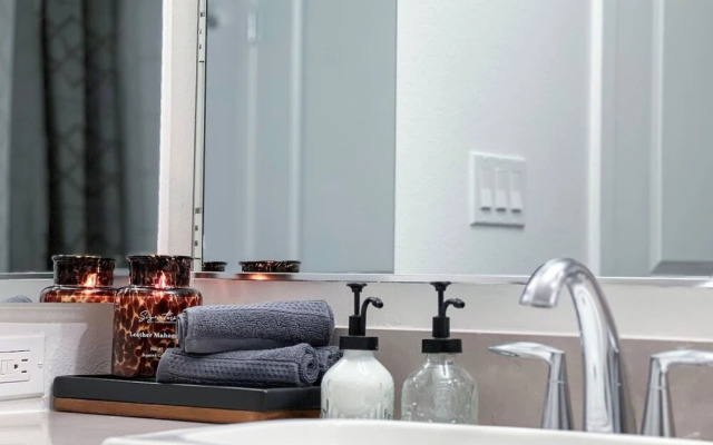 Luxurious Mid-hollywood City View Free Parking