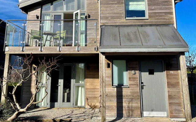 Una, Lodge 73