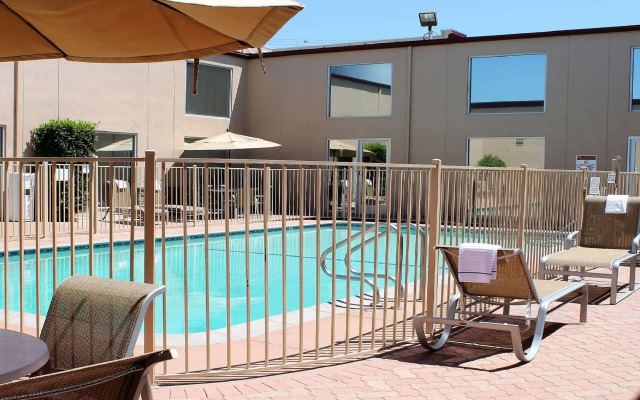 Best Western Canoga Park Motor Inn