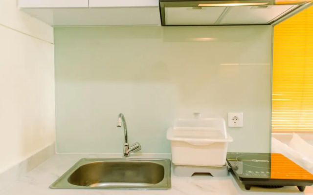 Comfy and Minimalist Studio Apartment at B Residence