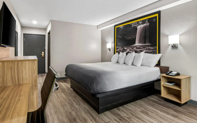 Super 8 by Wyndham Lewiston Auburn Area