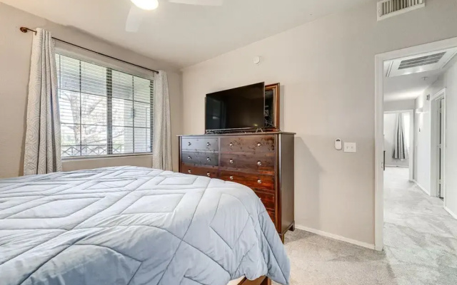 Near Spring Training: Mesa Condo w/ Pool Access!