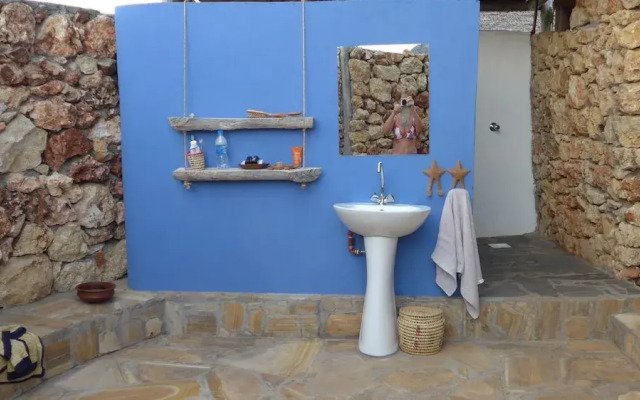 Pangani Cliffs Lodge