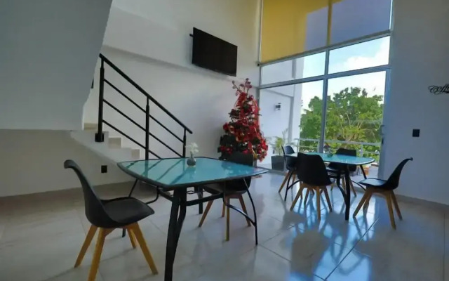Spacious Condo with Gym & Pool Cancun