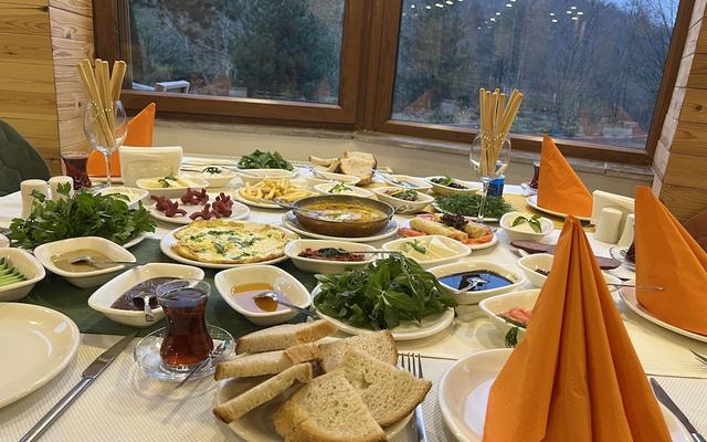 Feel & Live Hotel Villas Restaurant