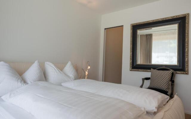 Edelweiss Mountain Suites 04-01