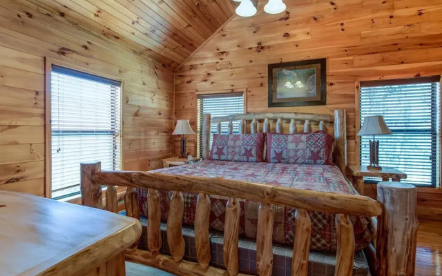 Starry Nights Lodge - Five Bedroom Cabin