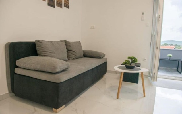 Marin - 200m to the sea - A1