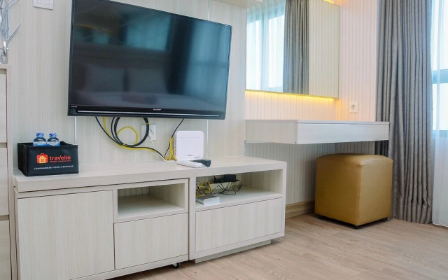 Best Studio with Pool View Springlake Summarecon Apartment
