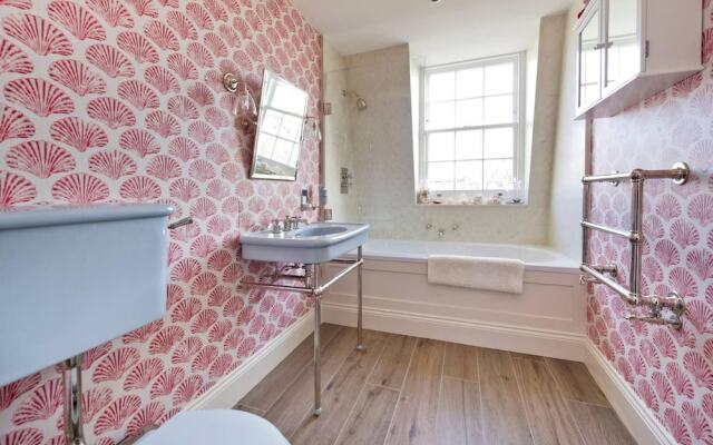 Elegant 5-bed House Chelsea