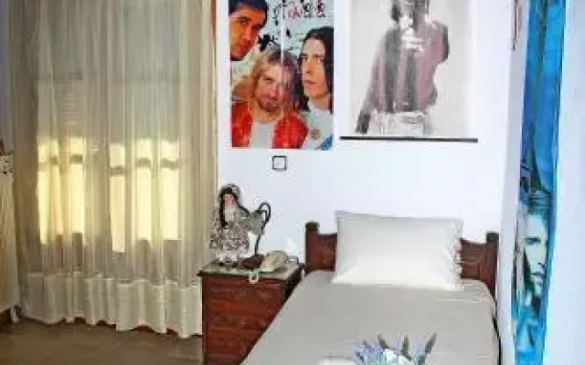 Katoikia me ta Pitharia