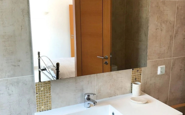 16 Centeanes Fabulous Location Just Short Walk t