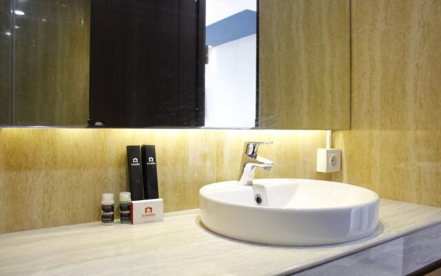 Pleasant Studio Room @ Galeri Ciumbuleuit 2 Apartment By Travelio