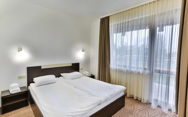 Hotel Champion