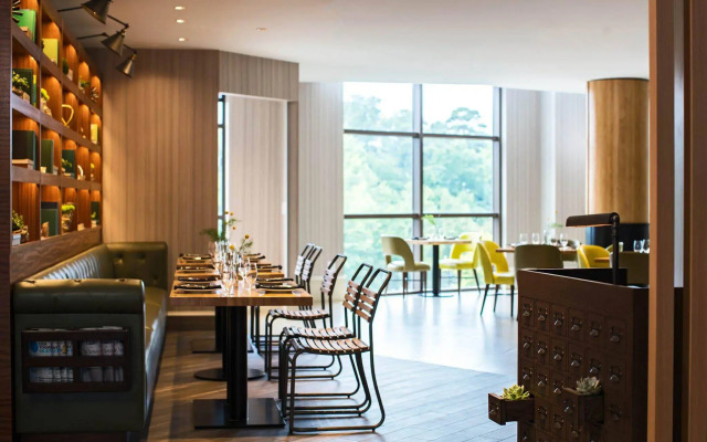 Renaissance Raleigh North Hills Hotel