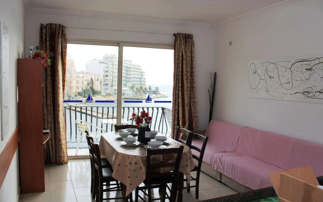 Spinola Bay Apartment by Getaways Malta