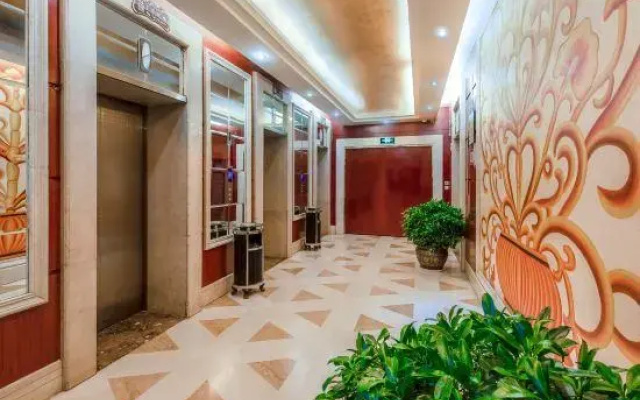 Crown Hotel