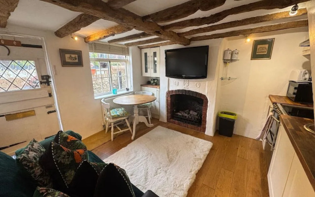 The Snug - From 130 Per Night