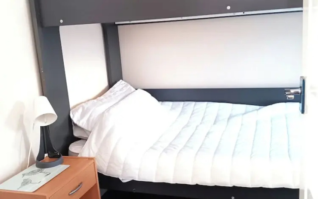 2 bed Chalet Sleeps 4 Pets Garden Views