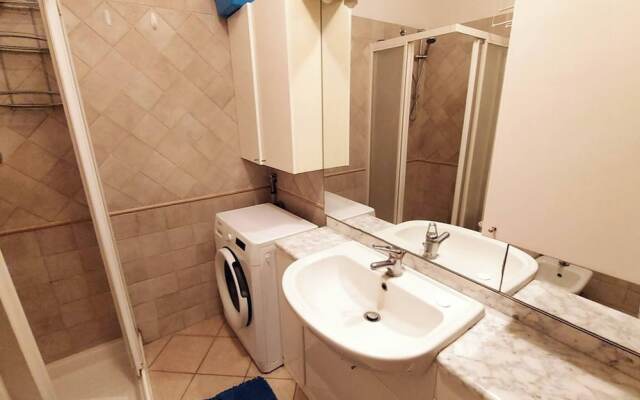 Apartment Near The Metro