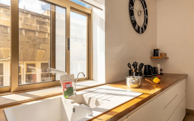 Magnificent Sea View Penthouse Cospicua