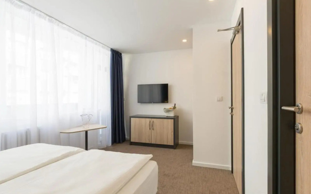 Premium Crown Suites