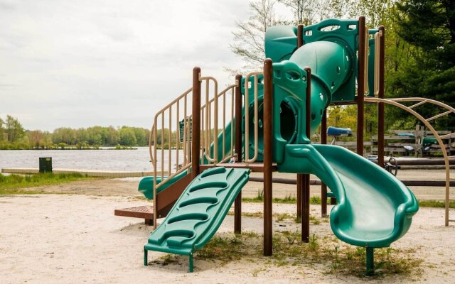 'sweetfern' Gouldsboro Cabin: Deck + Lake Access