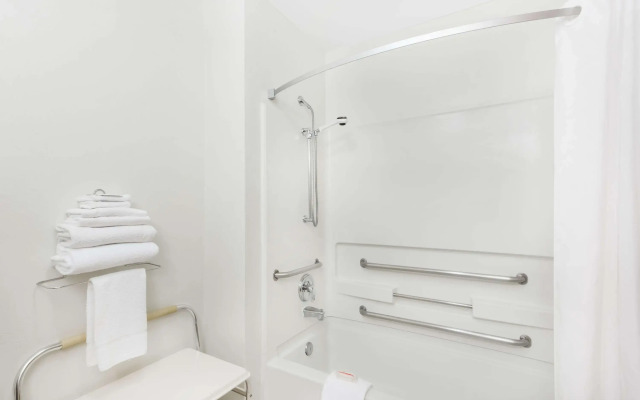 Super 8 by Wyndham Grants Pass