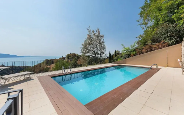 La Bouganville P1-1 Apartment
