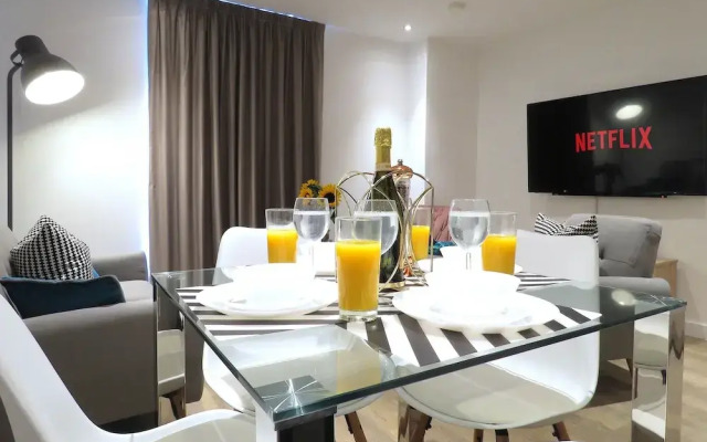 Tudors eSuite Grand Central Aparthotel
