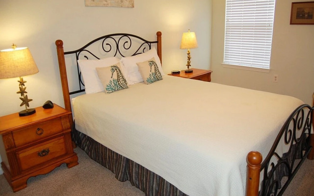 Colony Club M5 condo