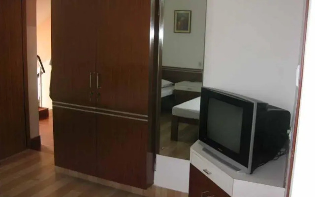 Rupkatha Guest House ,CL 60-Sector 2