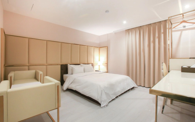 Hotel Star Premier Yeoksam