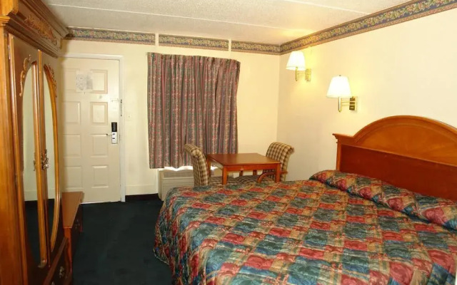 Days Inn By Wyndham Knoxville North