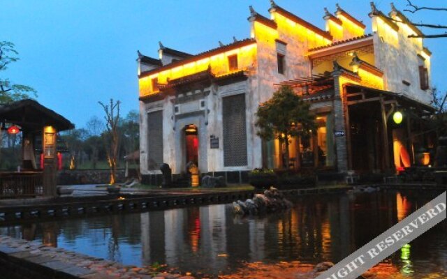 Houtang Holiday Manor