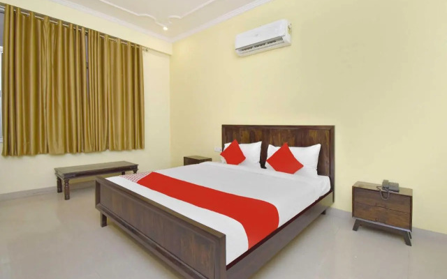 Collection O 80520 Hotel albert