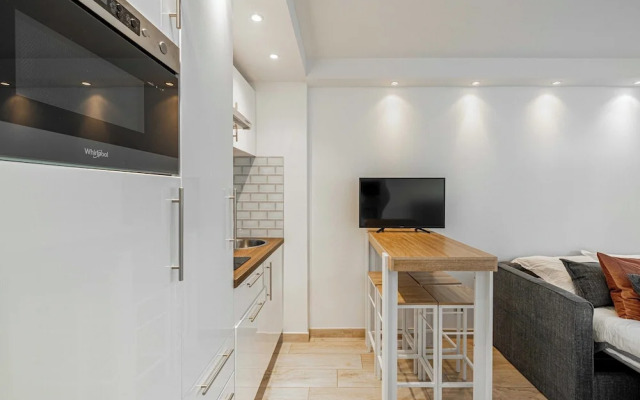 Renovated apt With Parking & Terrace - Palm Beach