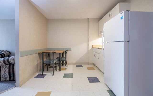 Residence & Conference Centre - Barrie