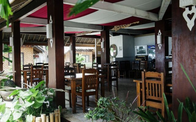 Whites and Greens Beach Resort