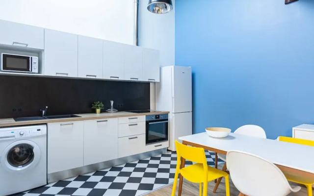 Bright 2BR Loft With a Quiet Patio