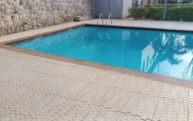 Lushville Hotel and Suites