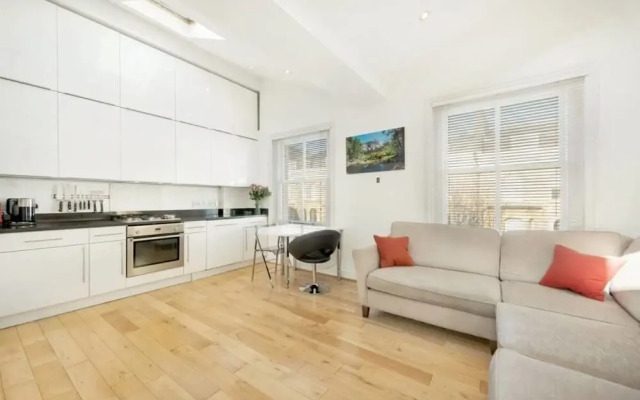Bright &modern 2bed Apt,w/terrace nr Brixton