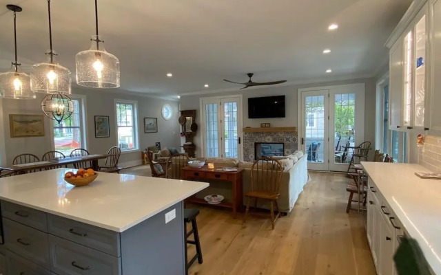 ST Lawrence Street 21