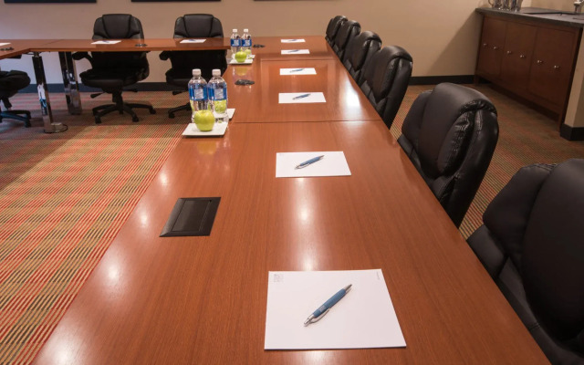 Four Points by Sheraton Winnipeg South