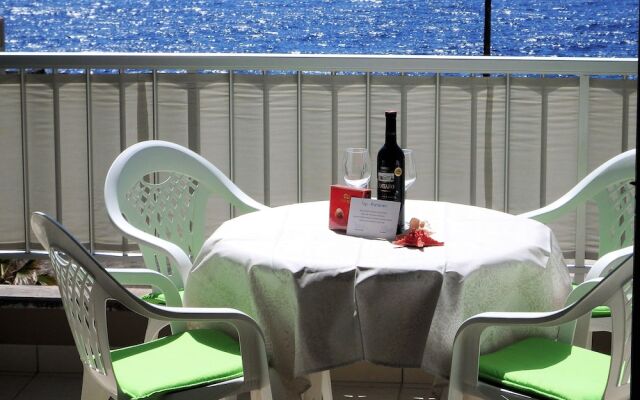 Apartment Poris with Sea View and Pool