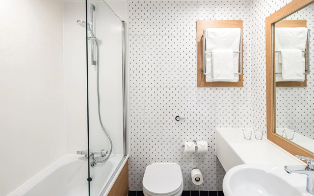 Holiday Inn London-Gatwick Airport by IHG