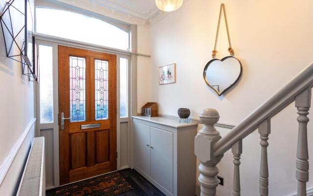 Large and Luminous Liverpool Home With Garden
